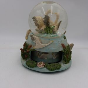 Sanyo Vintage Spinning Swans Water Globe Music Box Collectible Glitter Decor